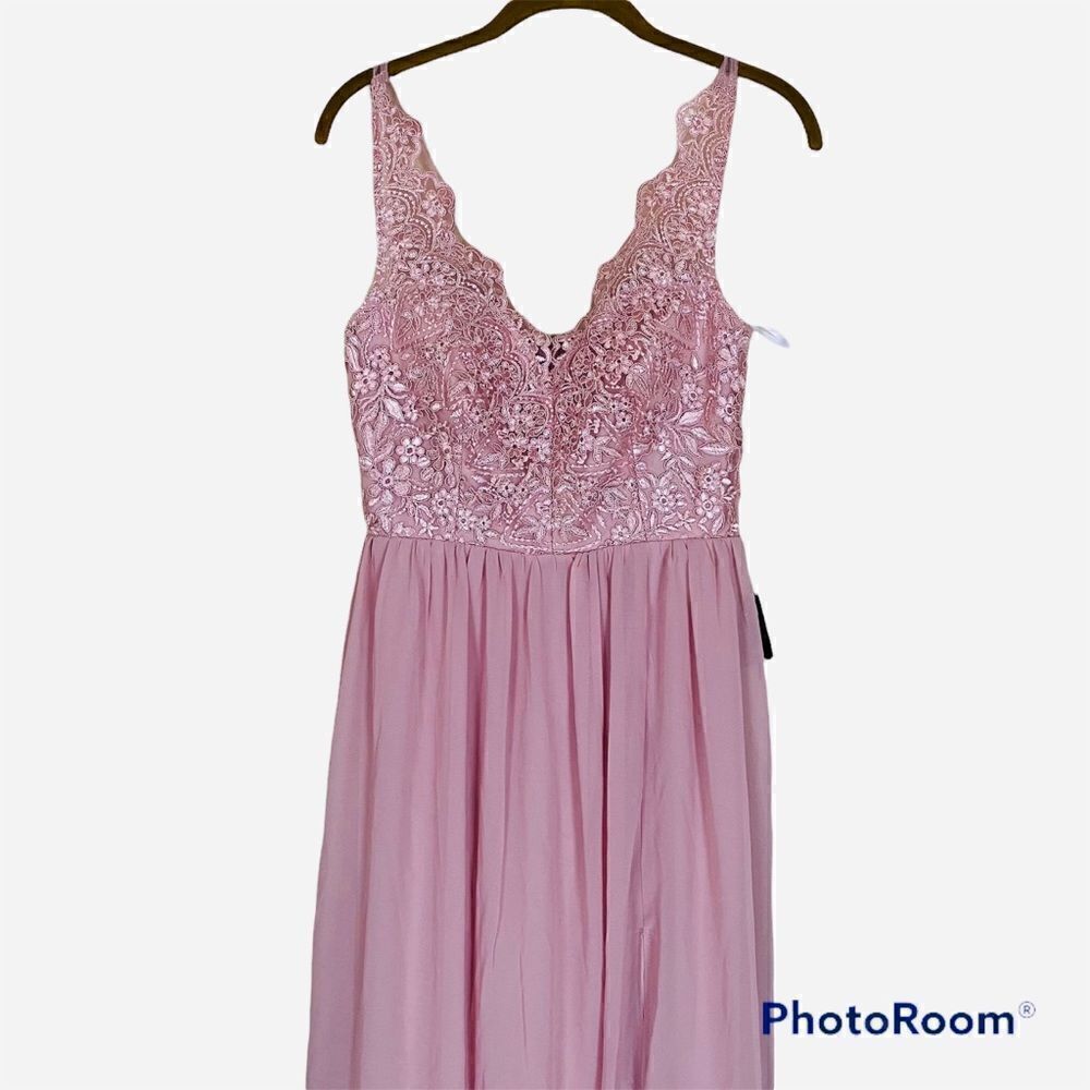 Lulu's Lace Maxi Dress - Picture 2 of 4